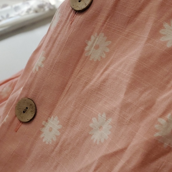 Pink dasiy Lauren Conrad top - Picture 8 of 8